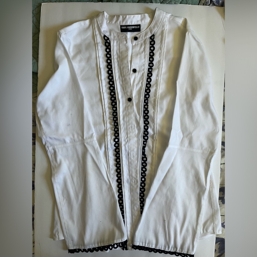 Karl Lagerfield Paris small long sleeve blouse with black trim. Button down